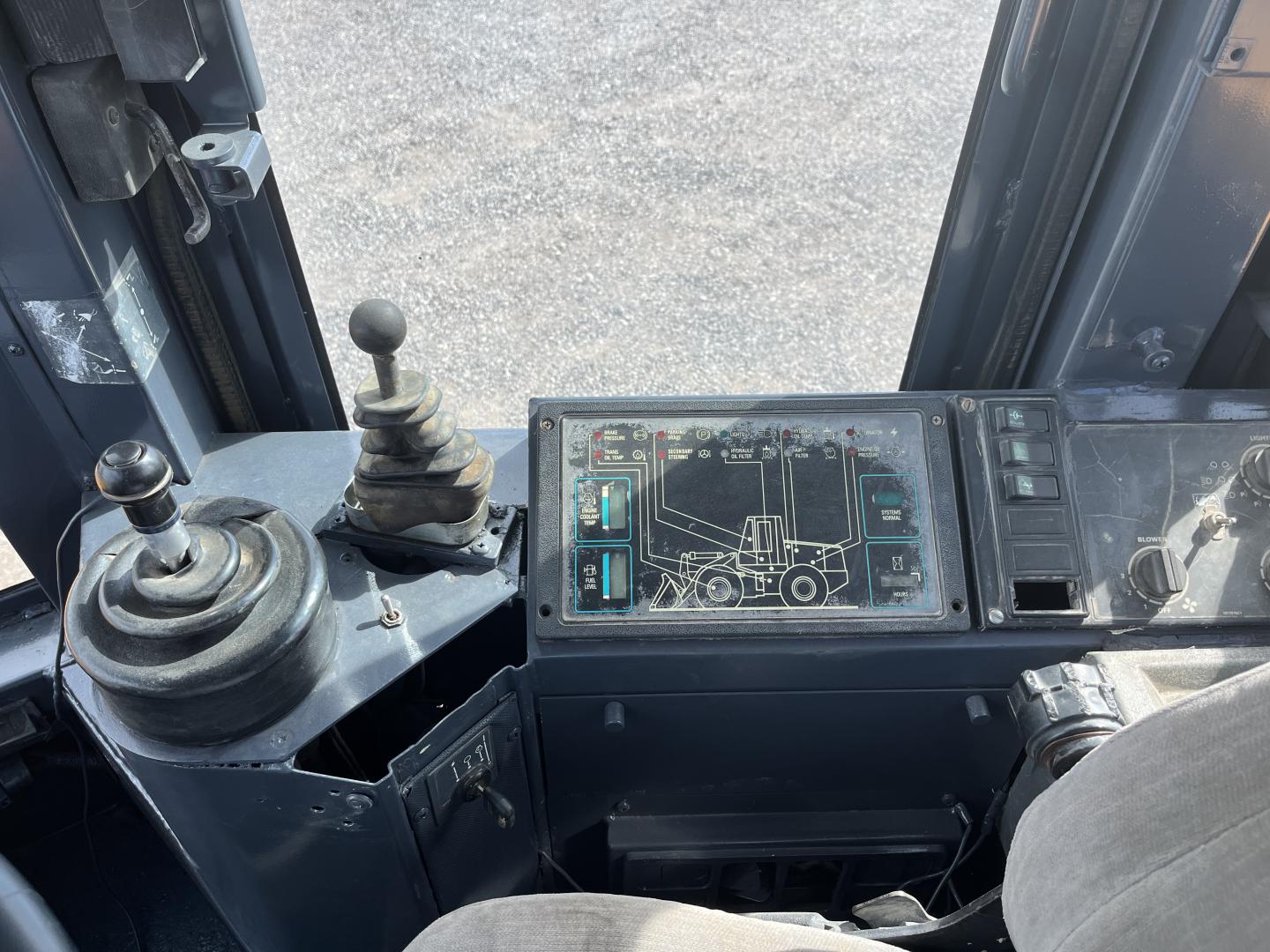 ./imagenes/INVOICE/2019/16742/CARGADOR FRONTAL CASE 621B (32).JPG